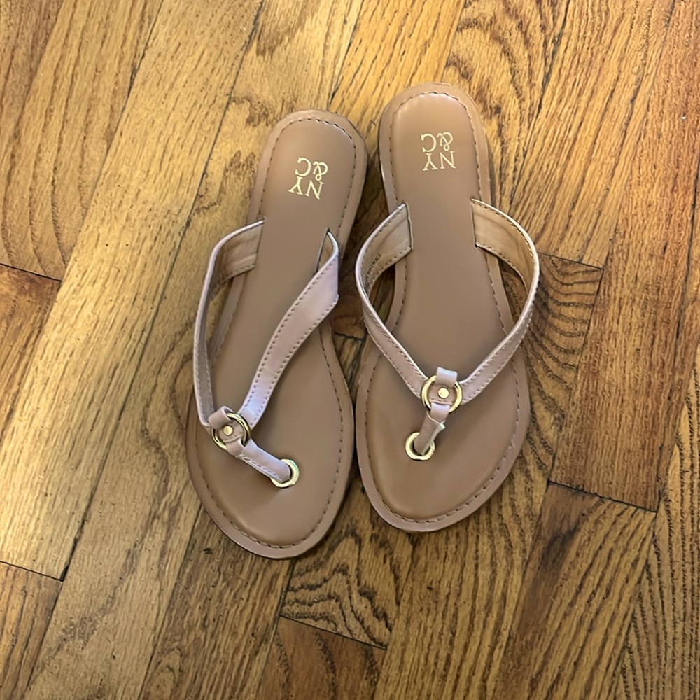 NY&C LADIES FLIP FLOPS PINK/TAN SZ 6M EUC CUTE COMFORTABLE